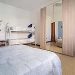 New House 公寓